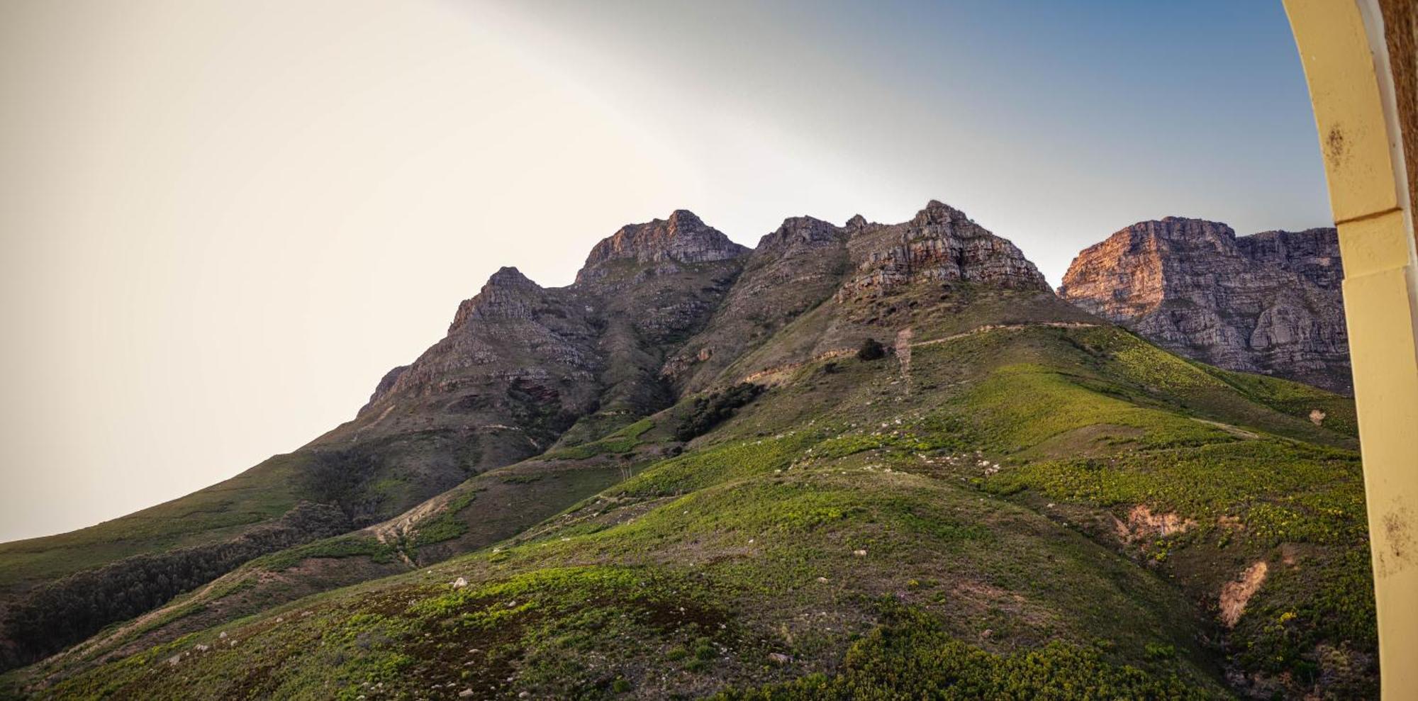 Luxury 1bdrm With A View! * Cape Town